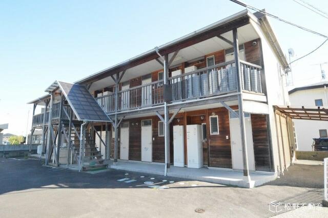 静かな住宅街でコンビニや香川大学近く！学生さんにおススメの一部屋♪